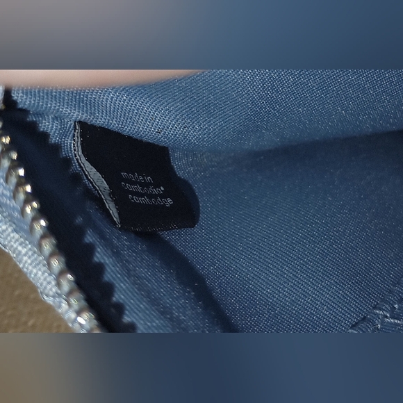 SOLD Coach Dempsey Large Corner Zip wristlet With Patch and Stripe - Picture 9 of 10